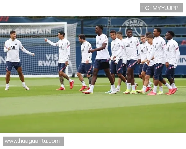 大巴黎足球俱乐部崛起之路揭秘球队辉煌与挑战并存的历程